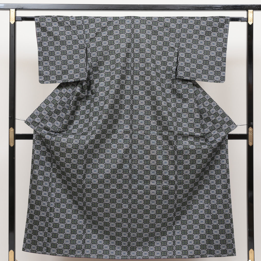 アンサンブル 紬 袷 身丈153cm 裄丈61cm 正絹 Aランク カジュアル バチ衿 Sサイズ しつけ糸 菱 緑系 HP 1223-02608