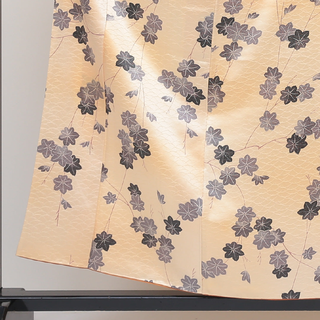 小紋 袷 身丈154cm 裄丈64cm 正絹 Sランク Sサイズ 広衿 インフォーマル 綸子 蔦 芝草 しつけ糸 クリーム系 金系 1215-00120