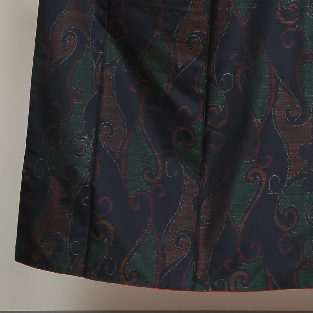 紬(大島紬) アンサンブル 袷 身丈151cm 裄丈63cm 正絹 Sランク Sサイズ 広衿 インフォーマル 紐あり 緯総絣 唐華 紺系 1216-02710