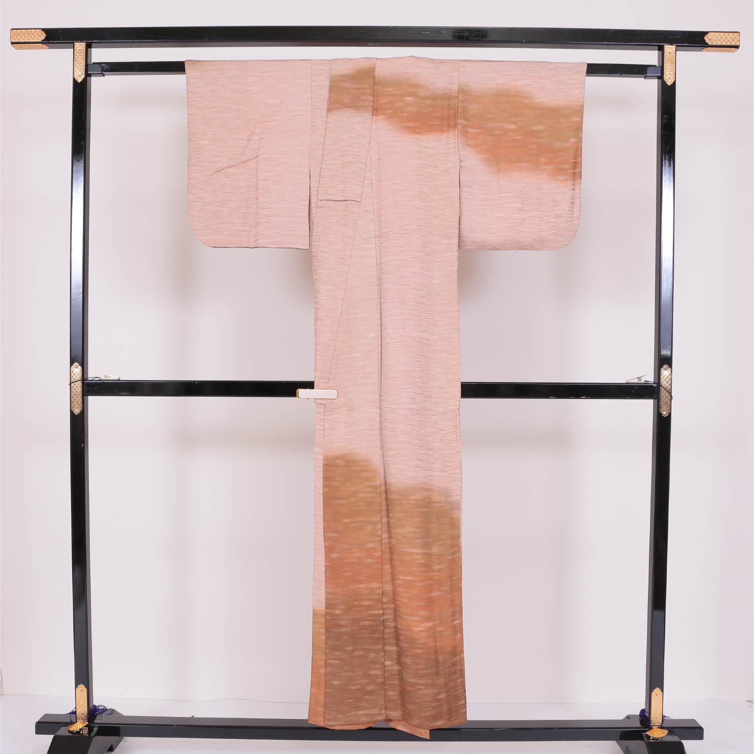付下げ 単衣 身丈149cm 裄丈62cm 正絹 Sランク 一つ紋 (違い鷹の羽) セミフォーマル 広衿 XSサイズ 創作柄 ピンク系 RP 1218-04012