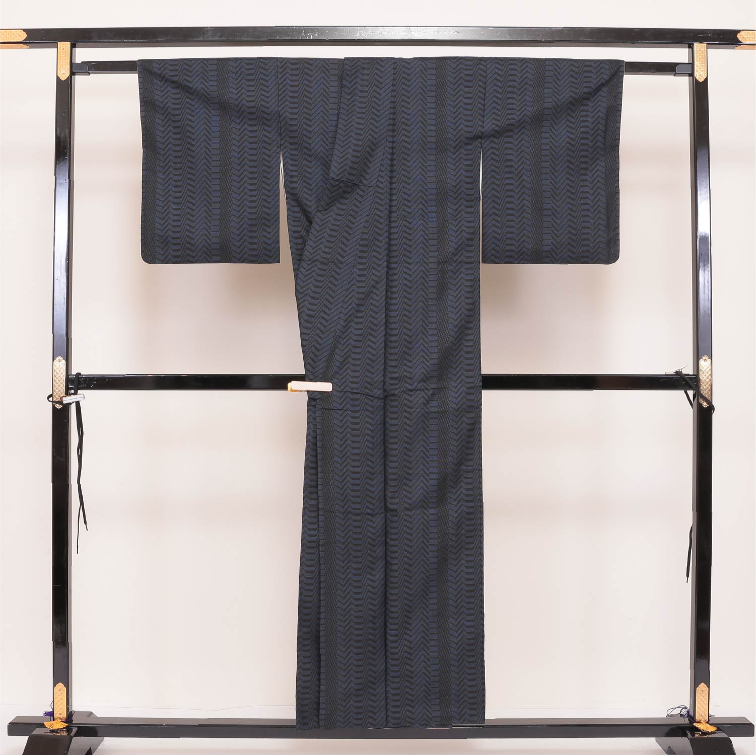 大島紬 袷 身丈151cm 裄丈62cm 正絹 Aランク インフォーマル 広衿 Sサイズ 縞 紺系 RP 1223-02487