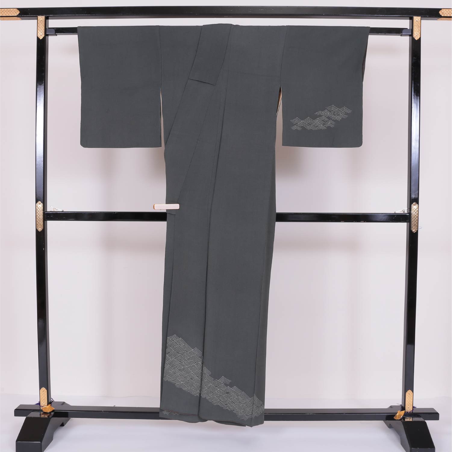 付下げ 袷 身丈152cm 裄丈63cm 正絹 Aランク Sサイズ 広衿 インフォーマル ちりめん 遠山 緑系 1261-03983