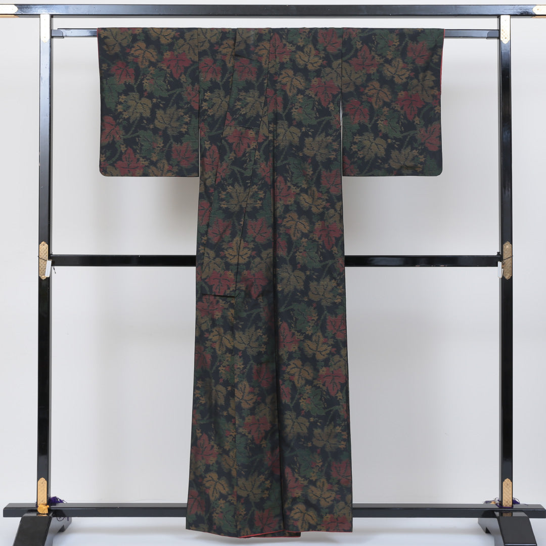 大島紬 袷 身丈158cm 裄丈64cm 正絹 Sランク インフォーマル 広衿 Mサイズ 蔦 黒系 RP 1223-02525
