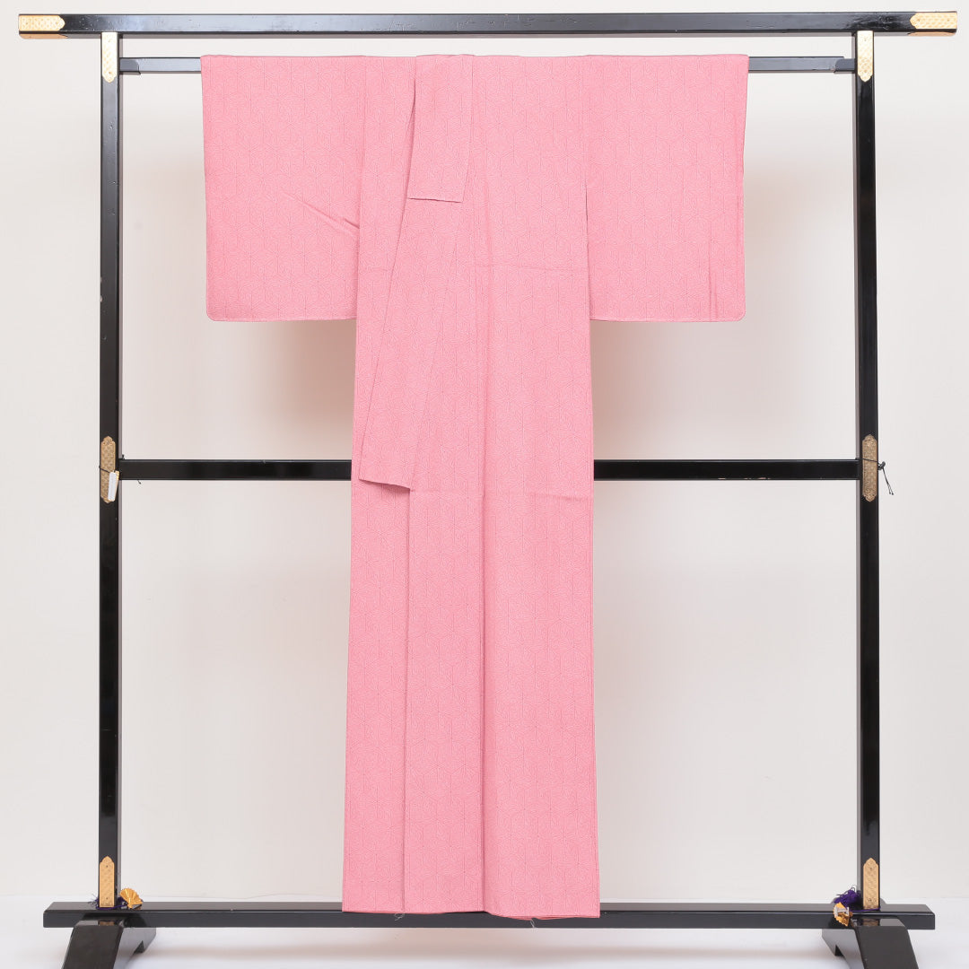 小紋 袷 身丈150cm 裄丈62cm 正絹 Aランク インフォーマル 広衿 Sサイズ 亀甲 麻の葉 ピンク系 RP 1221-00093