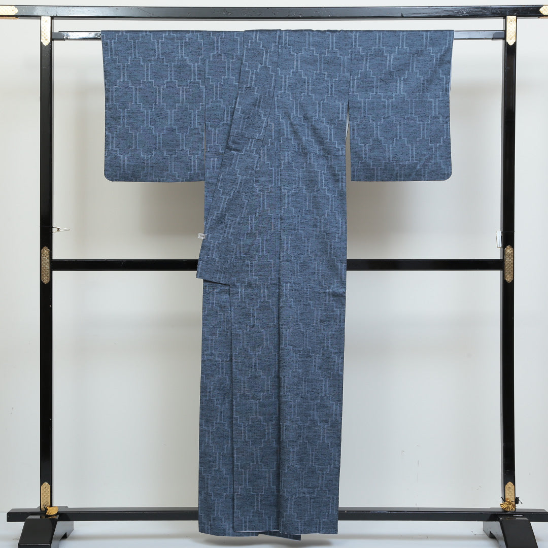 紬(真綿紬) 袷 身丈157cm 裄丈64cm 正絹 純植物染 Sランク Mサイズ 広衿 カジュアル 幾何学柄 証紙 青系 1216-02735
