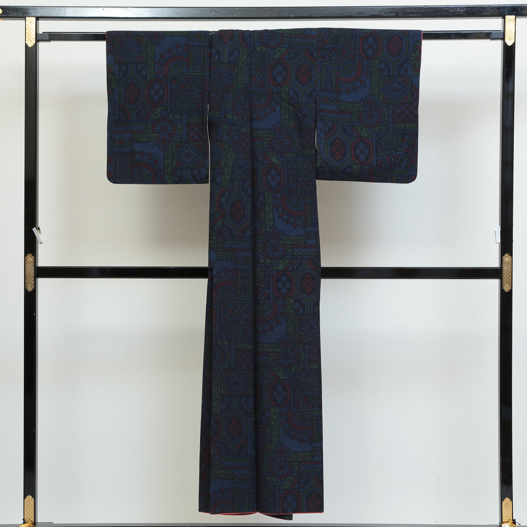 紬 胴抜き 身丈148cm 裄丈62cm 正絹 Sランク カジュアル 広衿 XSサイズ 古典柄 紺系 RP 1223-02702