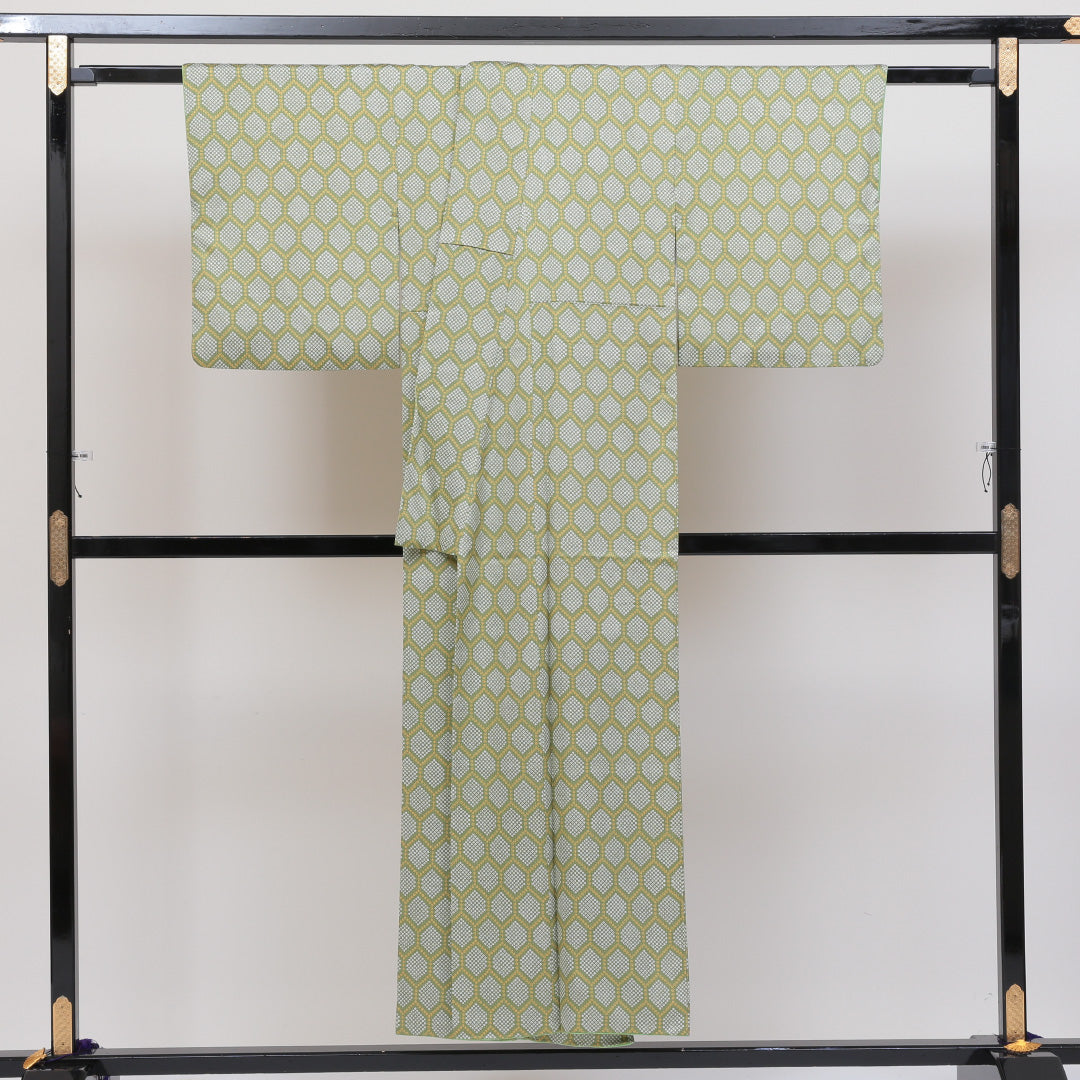 小紋 袷 身丈147cm 裄丈63cm 正絹 Sランク インフォーマル 広衿 XSサイズ 亀甲 鹿の子柄 緑系 RP 1221-00283