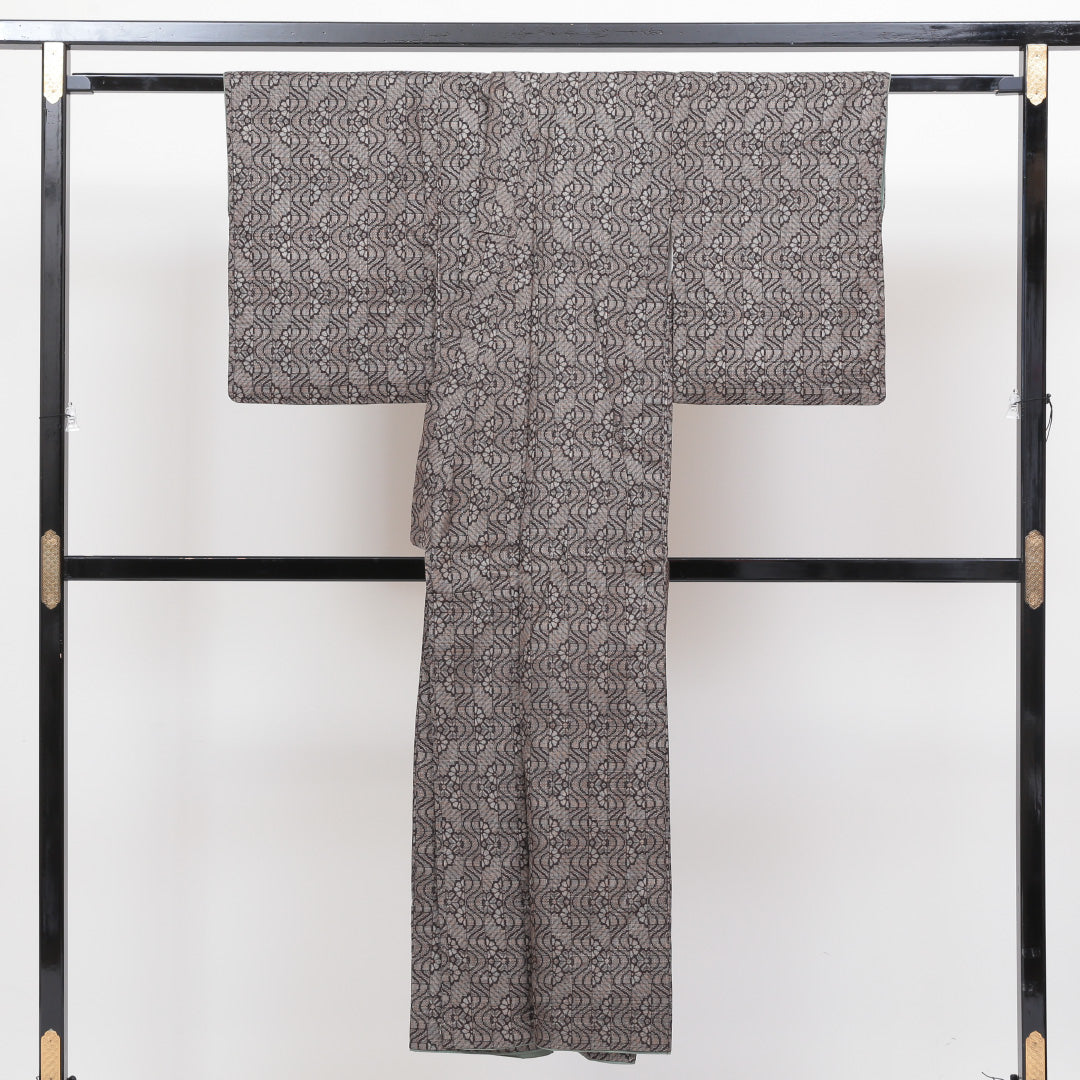 アンティーク 大島紬 袷 身丈144cm 裄丈62cm 正絹 Dランク バチ衿 XSサイズ 花柄 茶系 RP 1223-02581