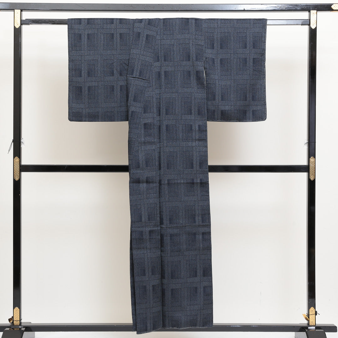 紬 袷 身丈151cm 裄丈62cm 正絹 Aランク Sサイズ 広衿 カジュアル 格子 紺系 1216-02512