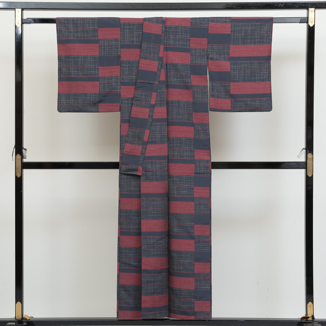 紬 袷 身丈151cm 裄丈62cm 正絹 Sランク カジュアル 広衿 Sサイズ 創作柄 紺系 PO 1223-02773