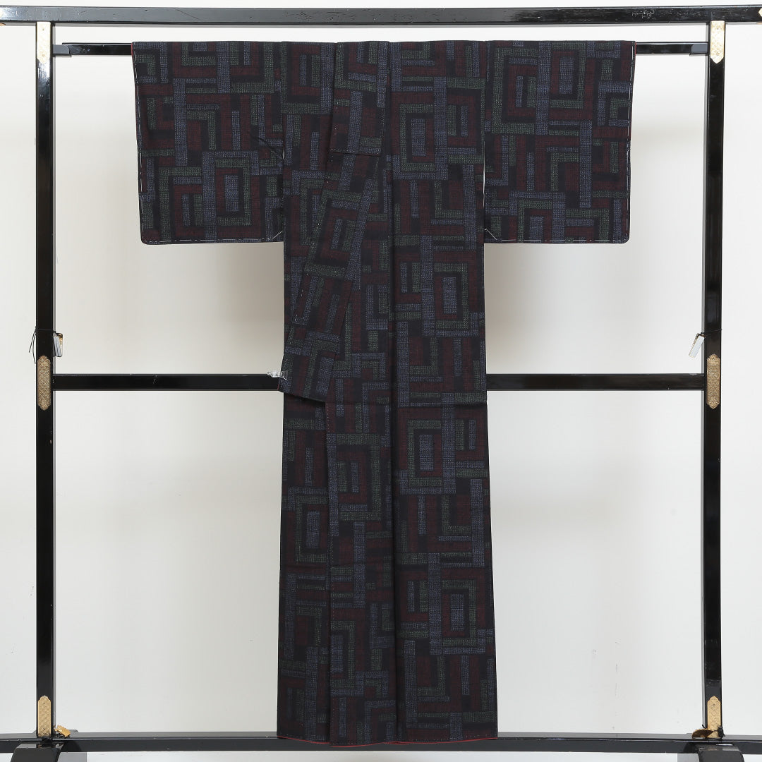 結城紬 袷 身丈152cm 裄丈62cm 正絹 Sランク カジュアル 広衿 Sサイズ しつけ糸 亀甲絣 幾何学柄 紺系 PO 1223-02765