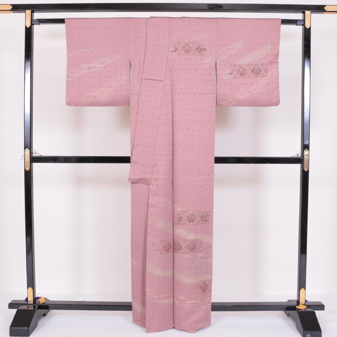 訪問着 袷 身丈160cm 裄丈67cm 正絹 Sランク 一つ紋 紋意匠 (紗綾型) セミフォーマル 広衿 Lサイズ 金彩 樹下双獣文 ピンク系 RP 1217-04016