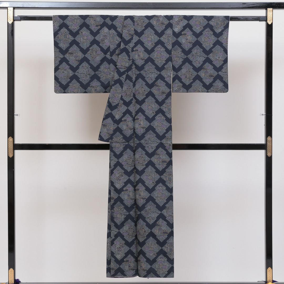 洗える着物 紬 袷 身丈147cm 裄丈63cm ポリエステル Sランク カジュアル バチ衿 XSサイズ 松皮菱 紺系 RP 1223-02551