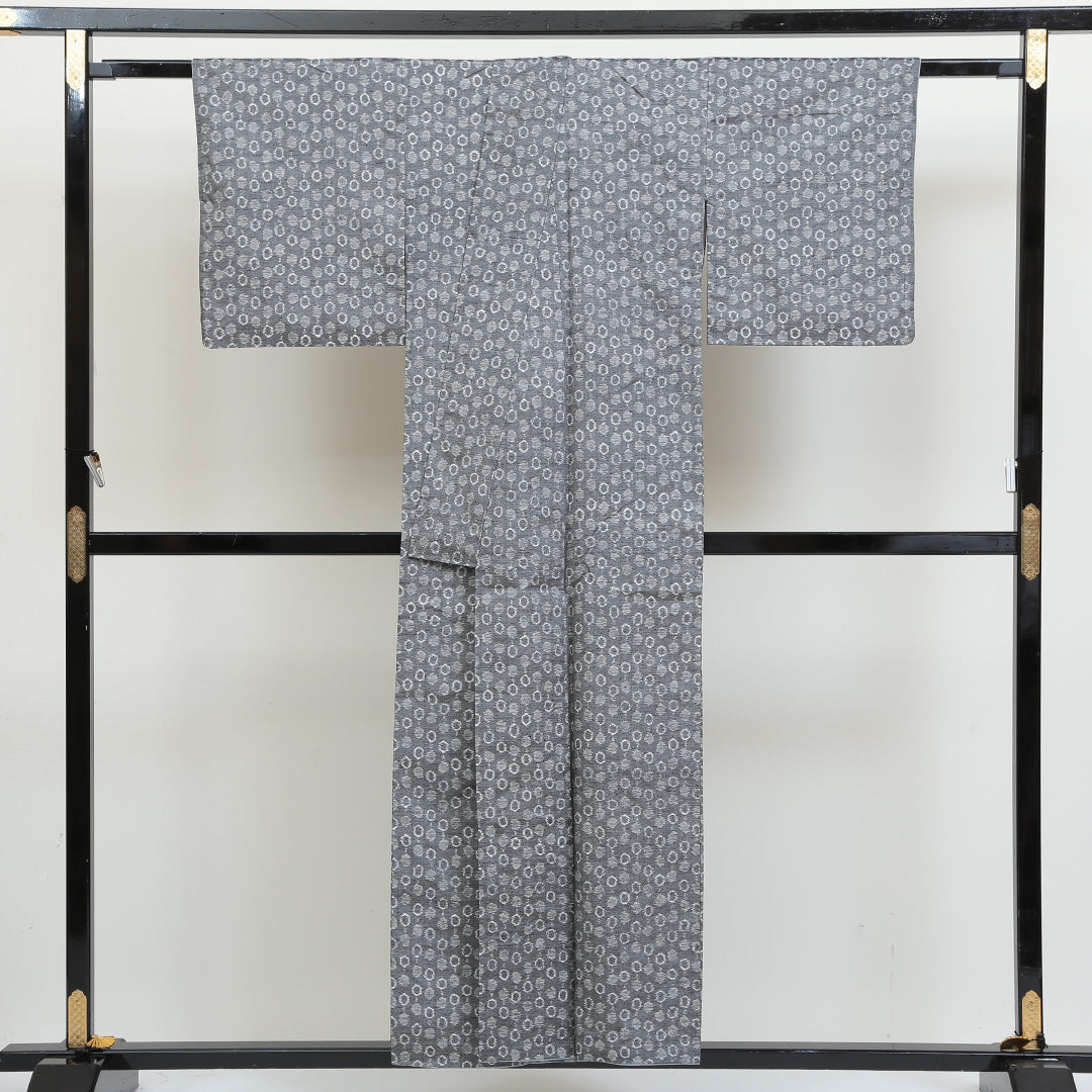 真綿紬 袷 身丈154cm 裄丈63cm 正絹 Sランク カジュアル 広衿 Sサイズ 創作柄 グレー系 RP 1223-02780