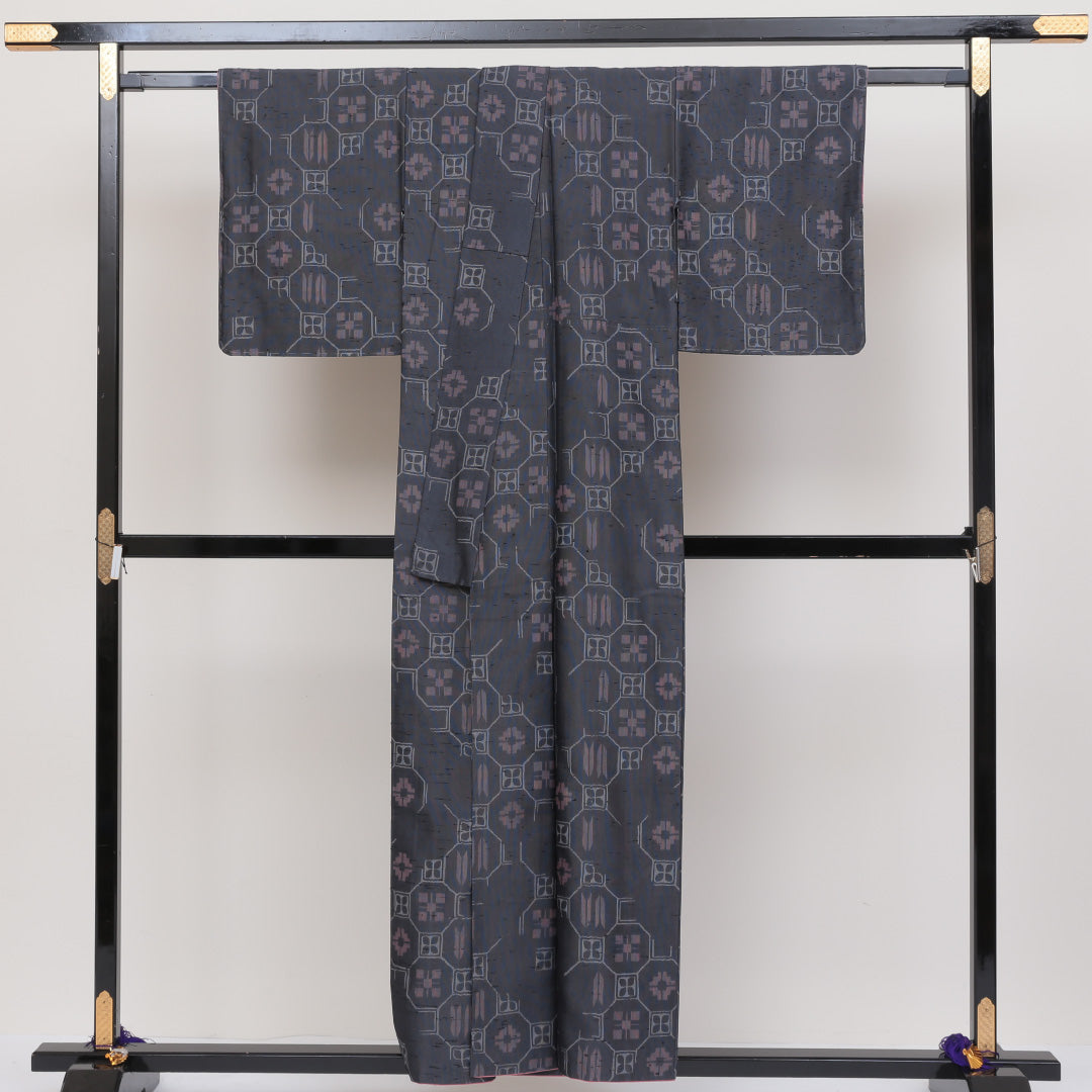 紬 袷 身丈153cm 裄丈62cm 正絹 Sランク カジュアル 広衿 Sサイズ 蜀江 紺系 RP 1223-02523