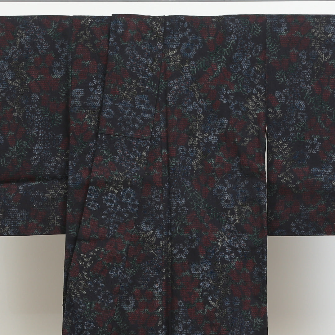 結城紬 袷 身丈151cm 裄丈63cm 正絹 Aランク カジュアル 広衿 Sサイズ 花柄 植物柄 亀甲絣 紺系 PO 1223-02761