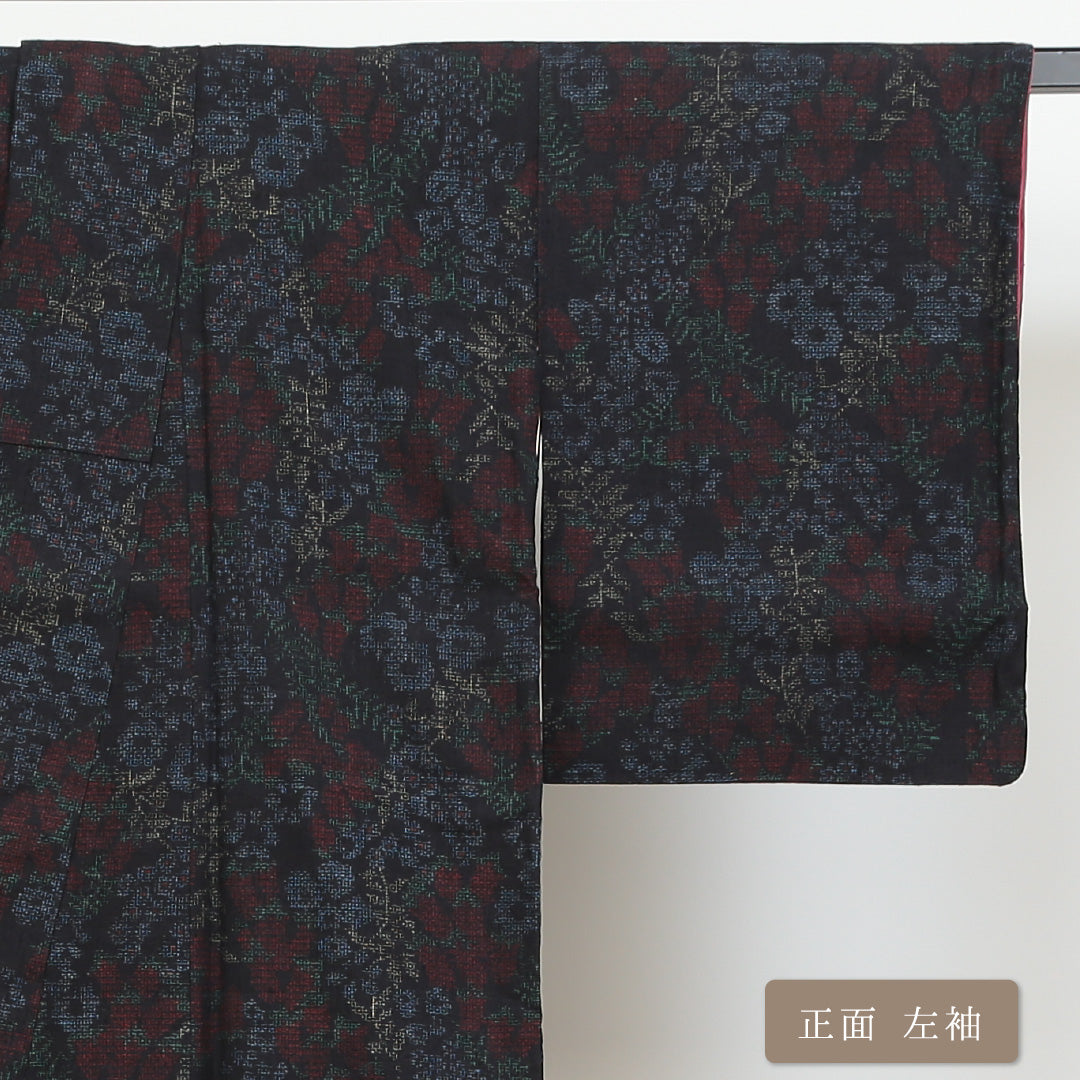 結城紬 袷 身丈151cm 裄丈63cm 正絹 Aランク カジュアル 広衿 Sサイズ 花柄 植物柄 亀甲絣 紺系 PO 1223-02761