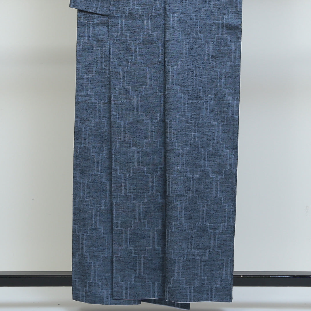 紬(真綿紬) 袷 身丈157cm 裄丈64cm 正絹 純植物染 Sランク Mサイズ 広衿 カジュアル 幾何学柄 証紙 青系 1216-02735
