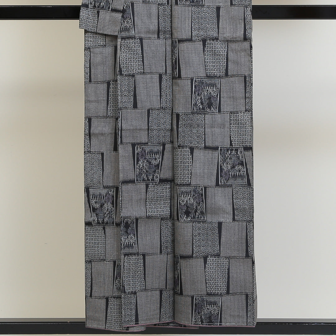 紬 袷 身丈153cm 裄丈66cm 正絹 Sランク カジュアル 広衿 Sサイズ しつけ糸 創作柄 グレー系 RP 1223-02681