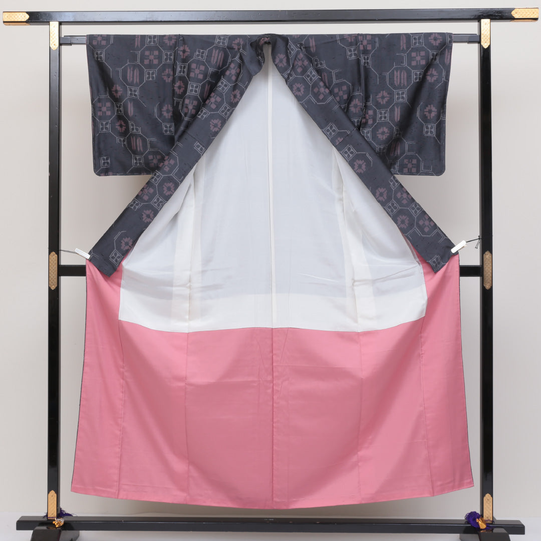 紬 袷 身丈153cm 裄丈62cm 正絹 Sランク カジュアル 広衿 Sサイズ 蜀江 紺系 RP 1223-02523