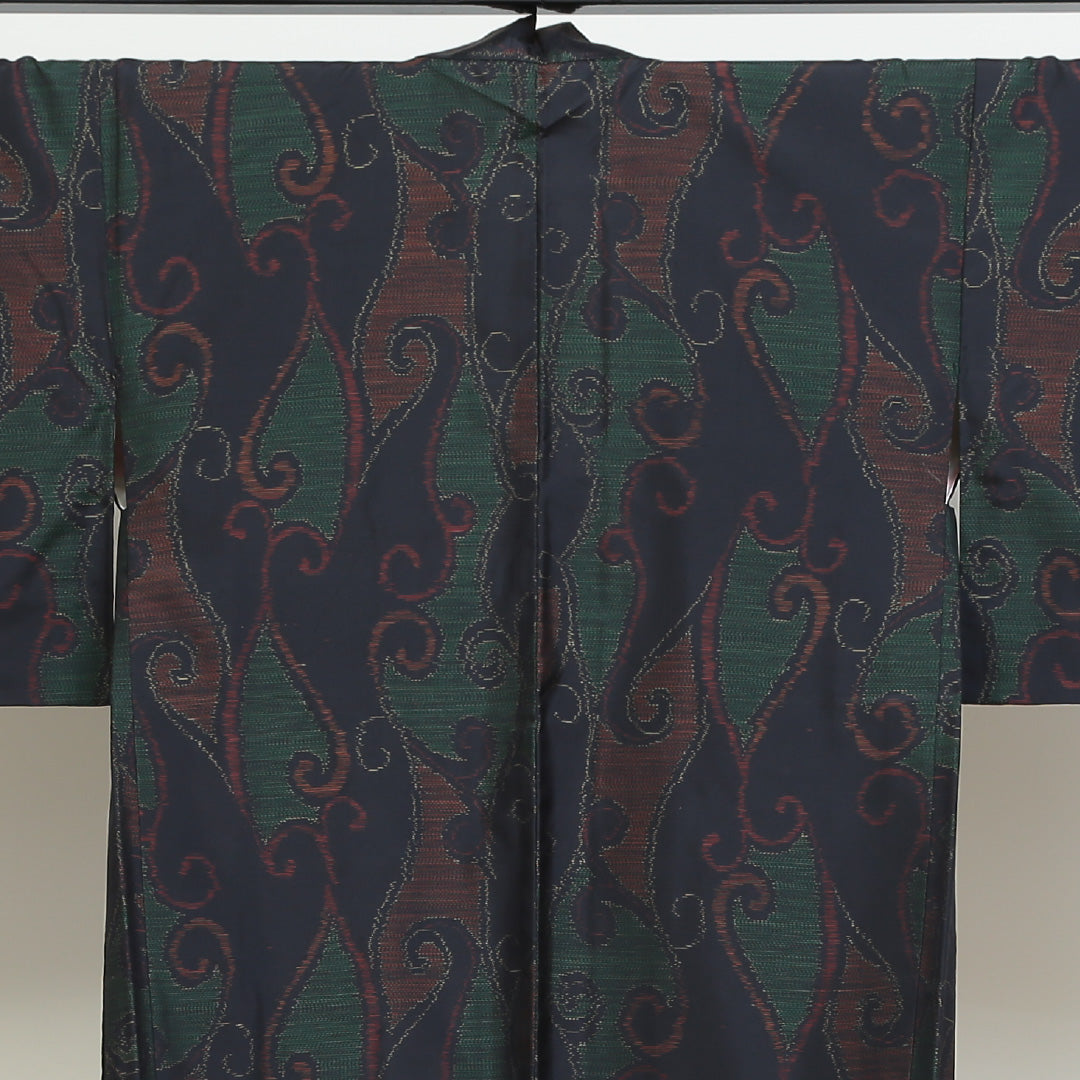 紬(大島紬) アンサンブル 袷 身丈151cm 裄丈63cm 正絹 Sランク Sサイズ 広衿 インフォーマル 紐あり 緯総絣 唐華 紺系 1216-02710