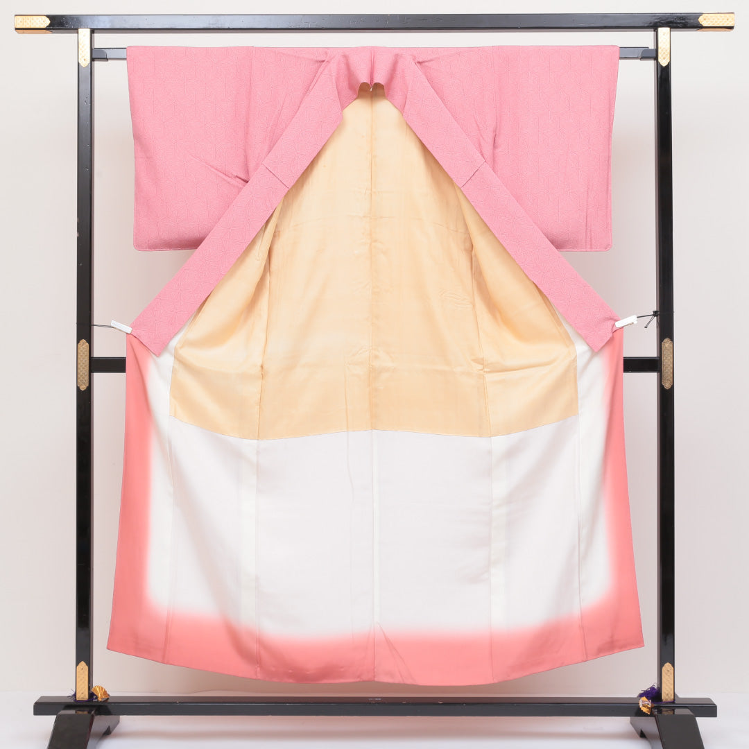 小紋 袷 身丈150cm 裄丈62cm 正絹 Aランク インフォーマル 広衿 Sサイズ 亀甲 麻の葉 ピンク系 RP 1221-00093
