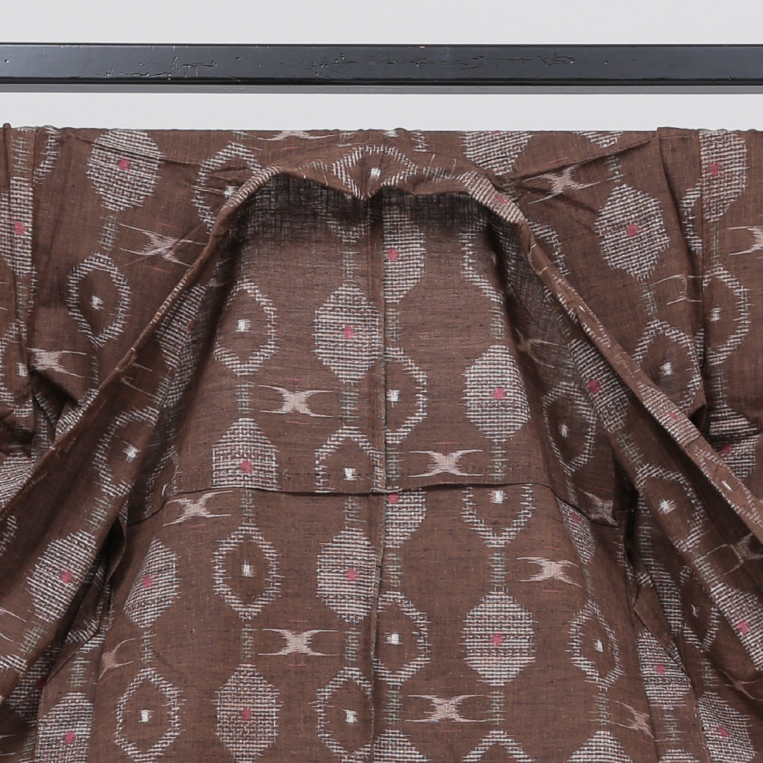 紬 単衣 身丈148cm 裄丈63cm 正絹 Sランク XSサイズ バチ衿 カジュアル 亀甲 茶系 1216-02576