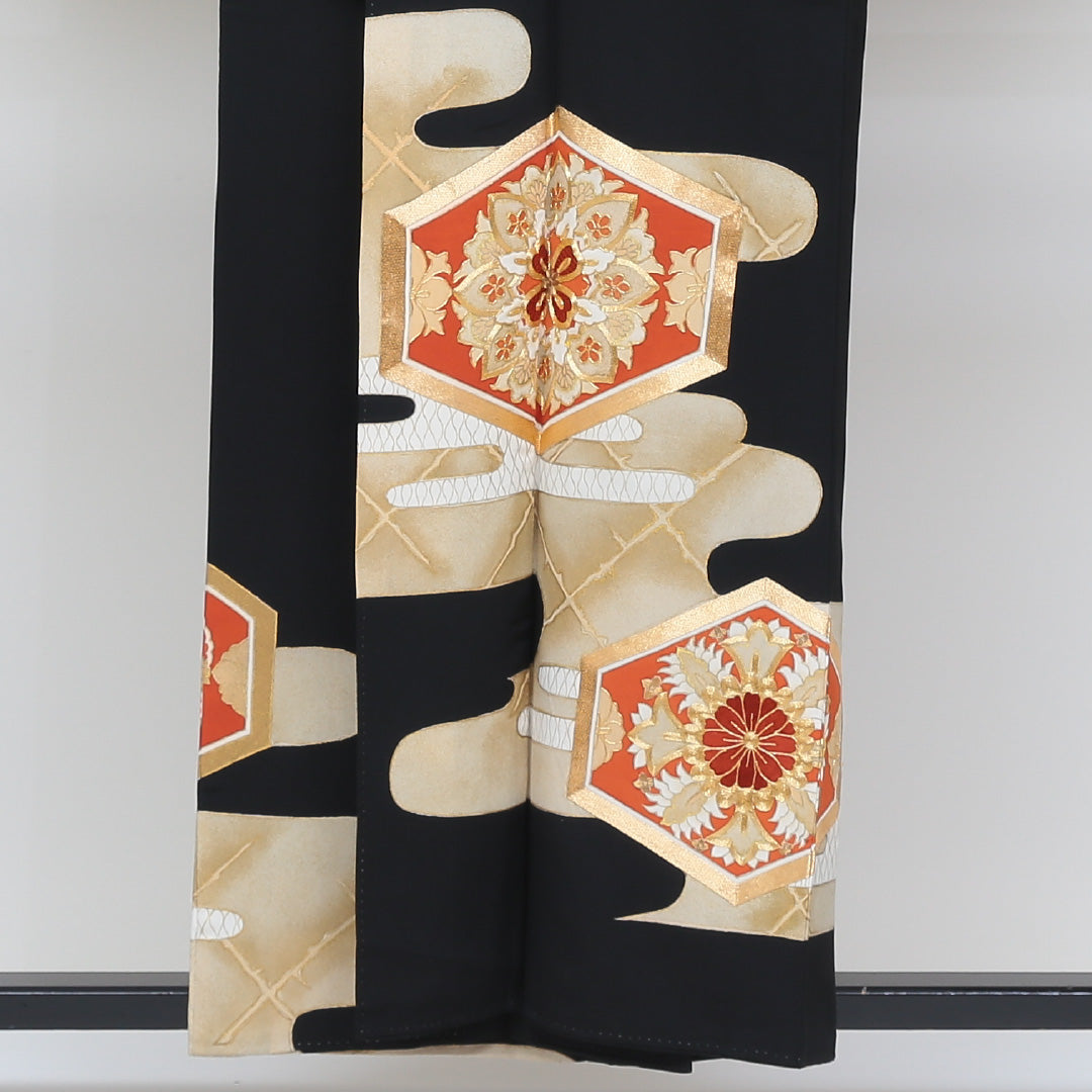 黒留袖 五つ紋 橘 身丈153cm 裄丈62.5cm Sランク 正絹 袷 広衿 S 金駒刺繍 金箔 花菱亀甲 エ霞 フォーマル 黒系 1211-F0145