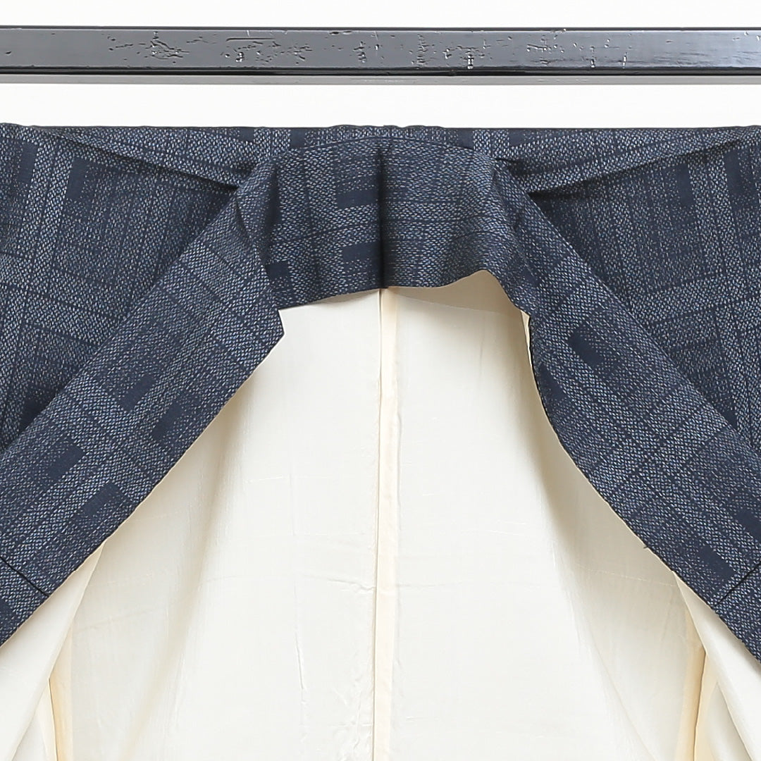 紬 袷 身丈151cm 裄丈62cm 正絹 Aランク Sサイズ 広衿 カジュアル 格子 紺系 1216-02512