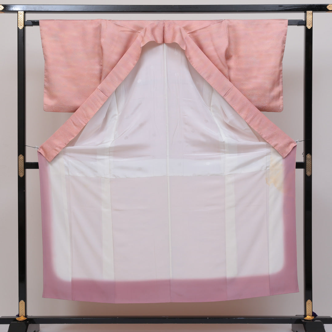 色無地 袷 身丈149cm 裄丈63cm 正絹 Aランク 一つ紋 (向かい蝶) セミフォーマル 広衿 XSサイズ ぼかし染 ピンク系 HP 1219-04898