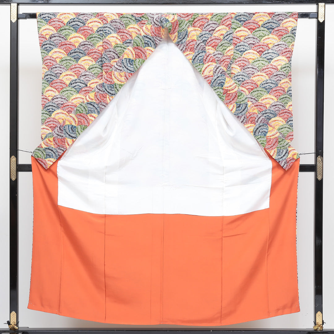 小紋 袷 身丈154cm 裄丈63cm 正絹 Sランク Sサイズ 広衿 インフォーマル ちりめん 青海波 雪輪 しつけ糸 黄系 多色系 1215-00533