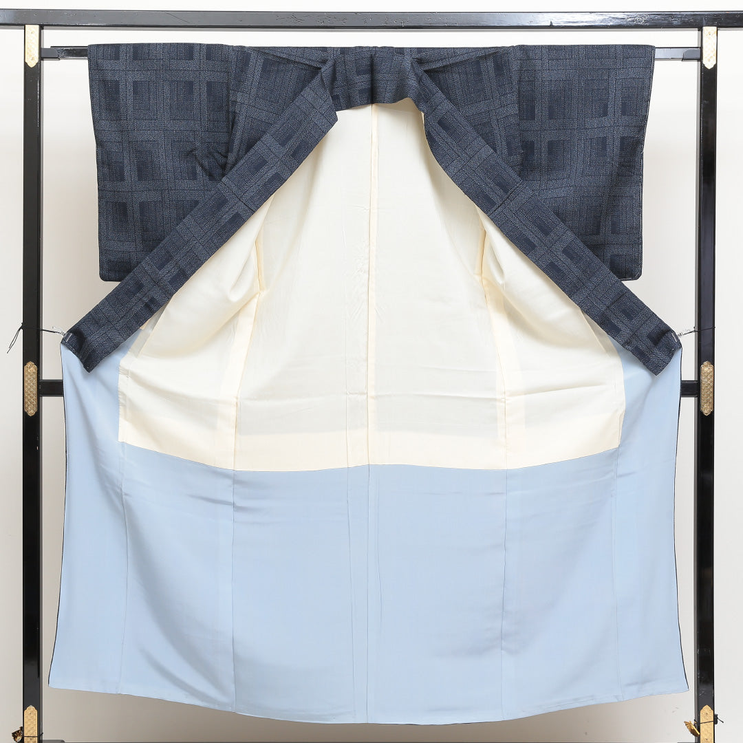 紬 袷 身丈151cm 裄丈62cm 正絹 Aランク Sサイズ 広衿 カジュアル 格子 紺系 1216-02512