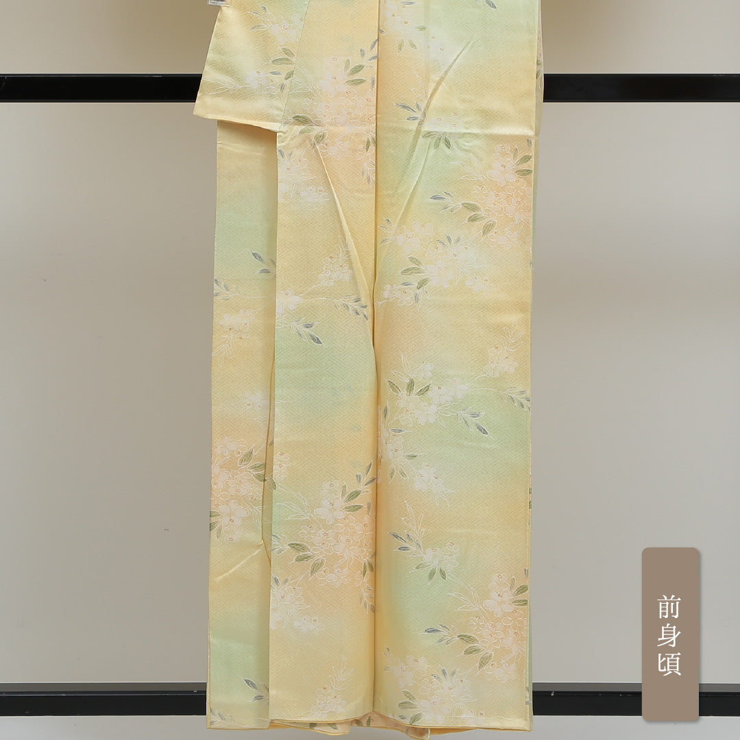 洗える着物 小紋 袷 身丈156cm 裄丈63cm ポリエステル Aランク 紋意匠 (紗綾型) インフォーマル 広衿 Mサイズ ぼかし染 花柄 黄系 RP 1221-00903
