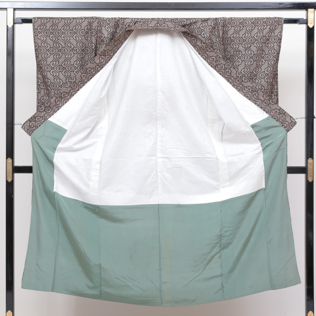 アンティーク 大島紬 袷 身丈144cm 裄丈62cm 正絹 Dランク バチ衿 XSサイズ 花柄 茶系 RP 1223-02581