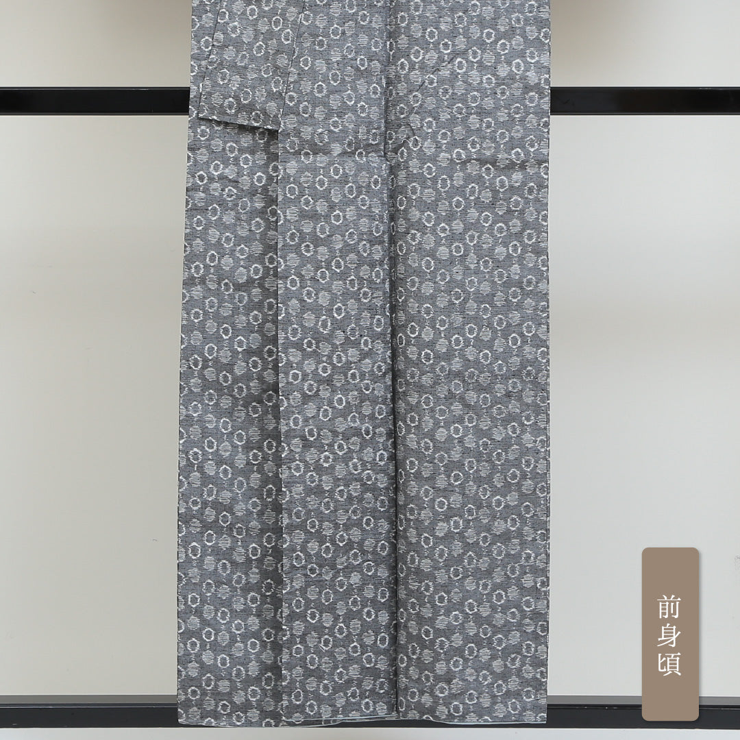 真綿紬 袷 身丈154cm 裄丈63cm 正絹 Sランク カジュアル 広衿 Sサイズ 創作柄 グレー系 RP 1223-02780