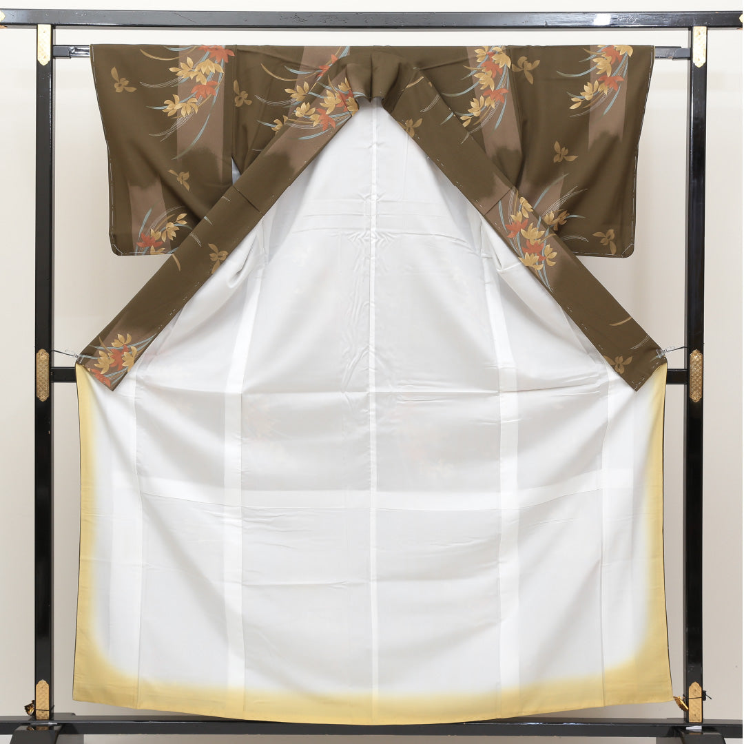 未使用品 洗える着物 小紋 袷 身丈160cm 裄丈64cm ポリエステル Sランク インフォーマル 広衿 Lサイズ しつけ糸 植物柄 茶系 RP 1221-00636