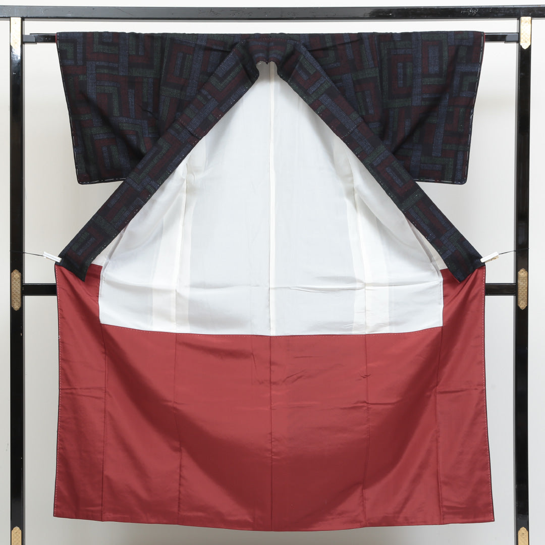 結城紬 袷 身丈152cm 裄丈62cm 正絹 Sランク カジュアル 広衿 Sサイズ しつけ糸 亀甲絣 幾何学柄 紺系 PO 1223-02765