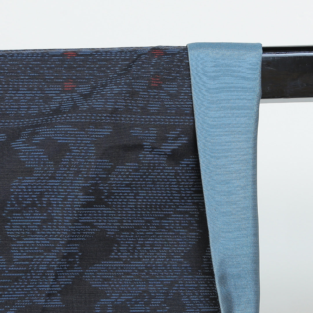 紬(大島紬) 袷 身丈153cm 裄丈64cm 正絹 Sランク Sサイズ 広衿 インフォーマル 緯総絣 コプト柄 紺系 1216-02699