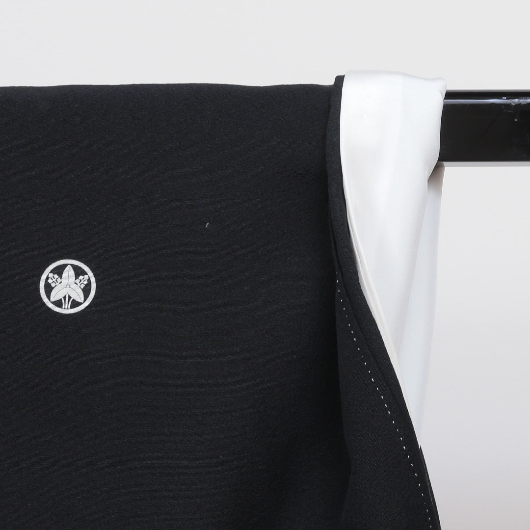 黒留袖 五つ紋 丸に立ち沢瀉 身丈151cm 裄丈61cm Aランク 正絹 袷 広衿 S 蘇州刺繍 金箔 雉 フォーマル 黒系 1211-F0127