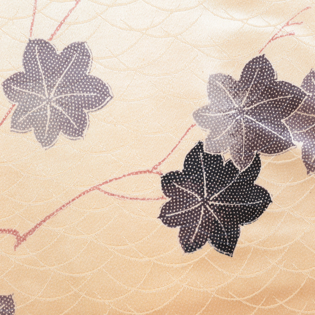 小紋 袷 身丈154cm 裄丈64cm 正絹 Sランク Sサイズ 広衿 インフォーマル 綸子 蔦 芝草 しつけ糸 クリーム系 金系 1215-00120