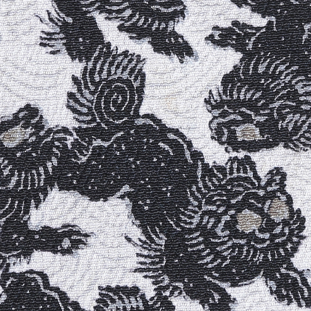 小紋 袷 身丈145cm 裄丈61cm 正絹 Cランク XSサイズ 広衿 インフォーマル ちりめん 獅子 白系 1215-00513