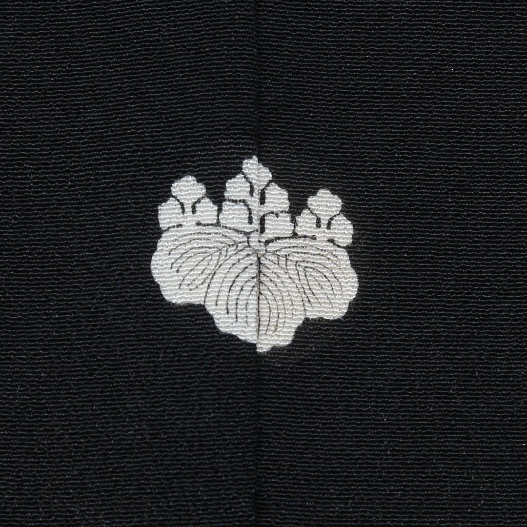 黒留袖 五つ紋 五三桐 身丈164cm 裄丈64.5cm Aランク 正絹 袷 広衿 L 金駒刺繍 孔雀 吉祥文様 熨斗 フォーマル 黒系 1211-F0147