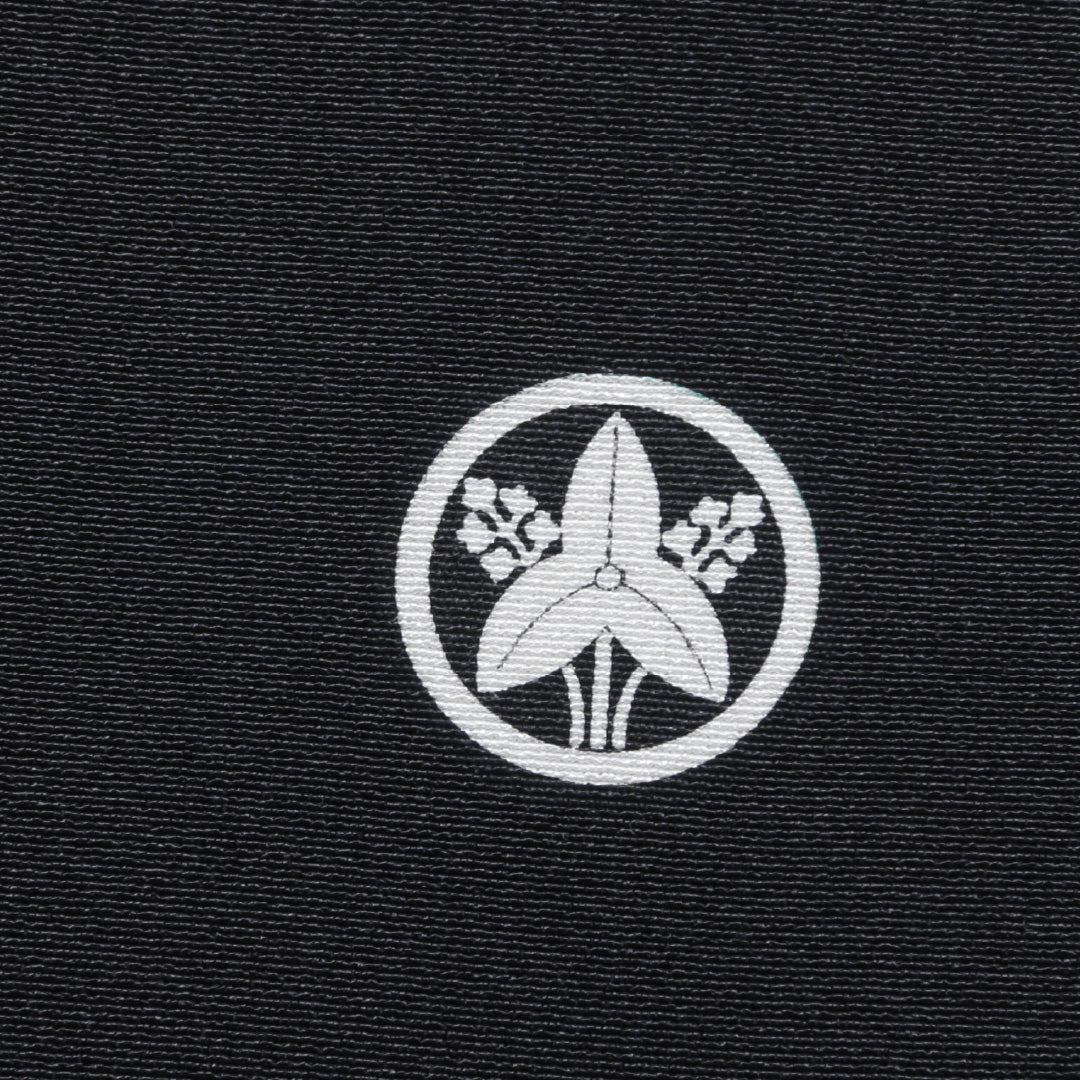 黒留袖 五つ紋 丸に立ち沢瀉 身丈151cm 裄丈61cm Aランク 正絹 袷 広衿 S 蘇州刺繍 金箔 雉 フォーマル 黒系 1211-F0127