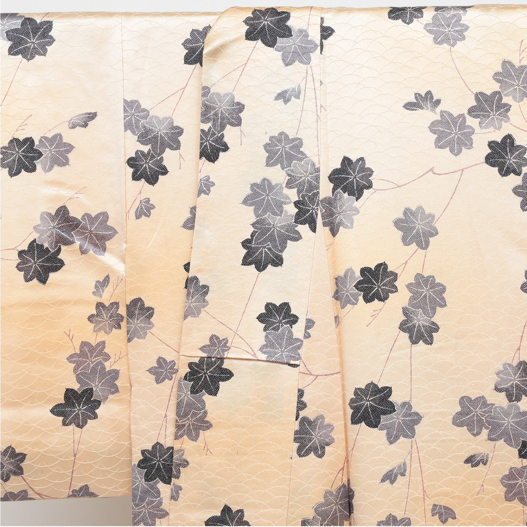 小紋 袷 身丈154cm 裄丈64cm 正絹 Sランク Sサイズ 広衿 インフォーマル 綸子 蔦 芝草 しつけ糸 クリーム系 金系 1215-00120