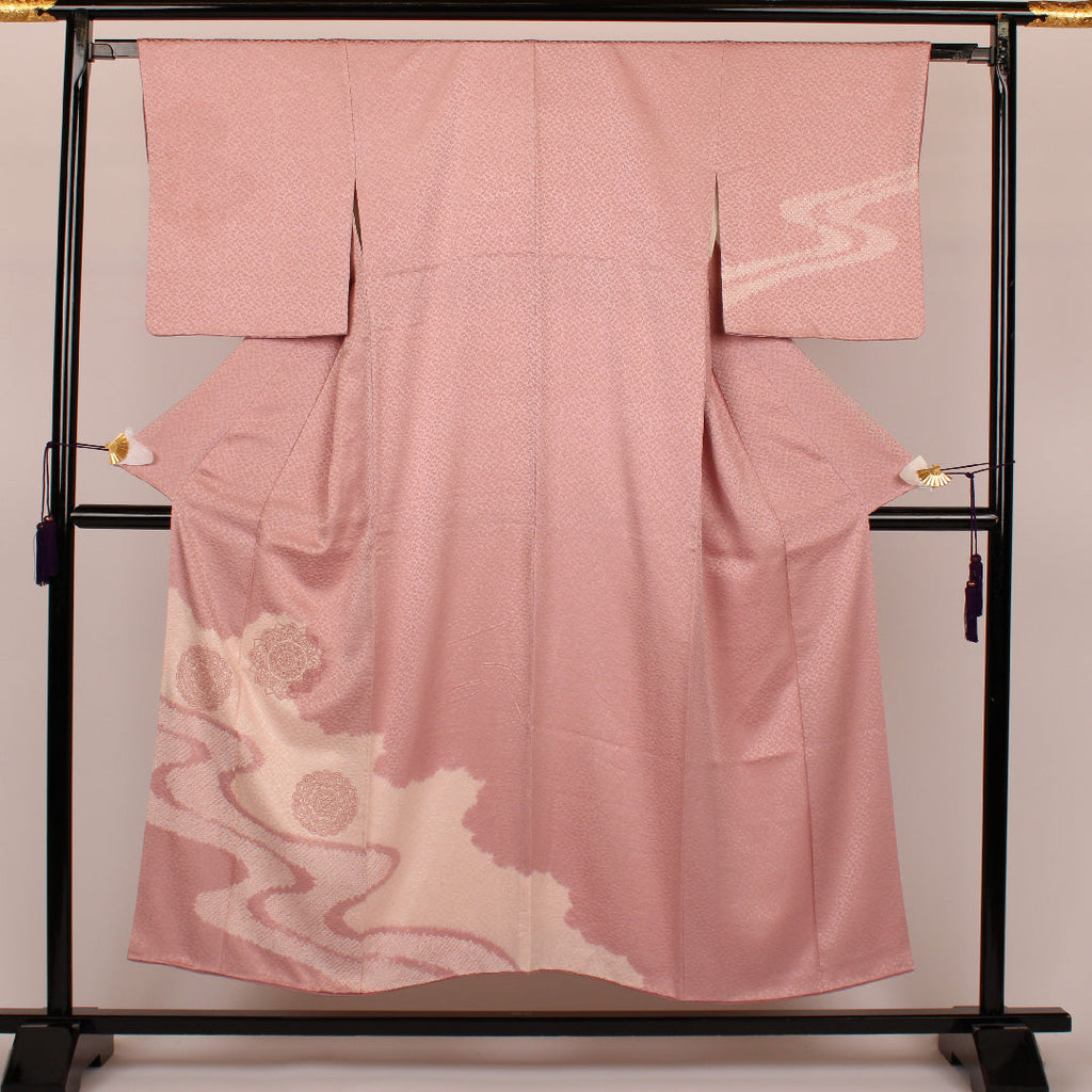 【訪問着/絞り/新品】落ち着いたピンク系、絞りに刺繍