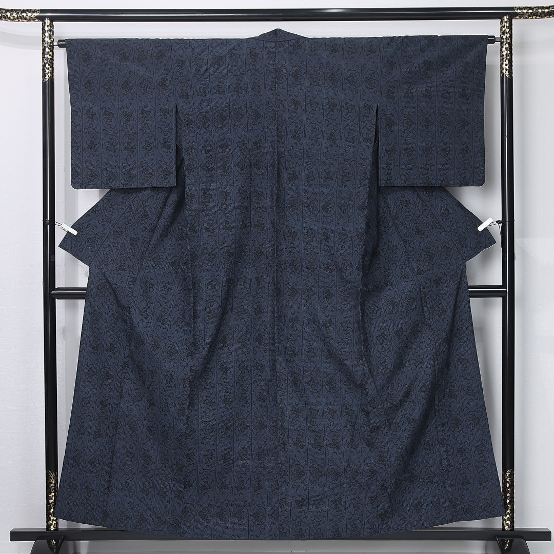 紬 単衣 身丈156cm 裄丈65cm 正絹 Aランク カジュアル 広衿 Mサイズ 唐華 亀甲絣 紺系 RP 1223-12249
