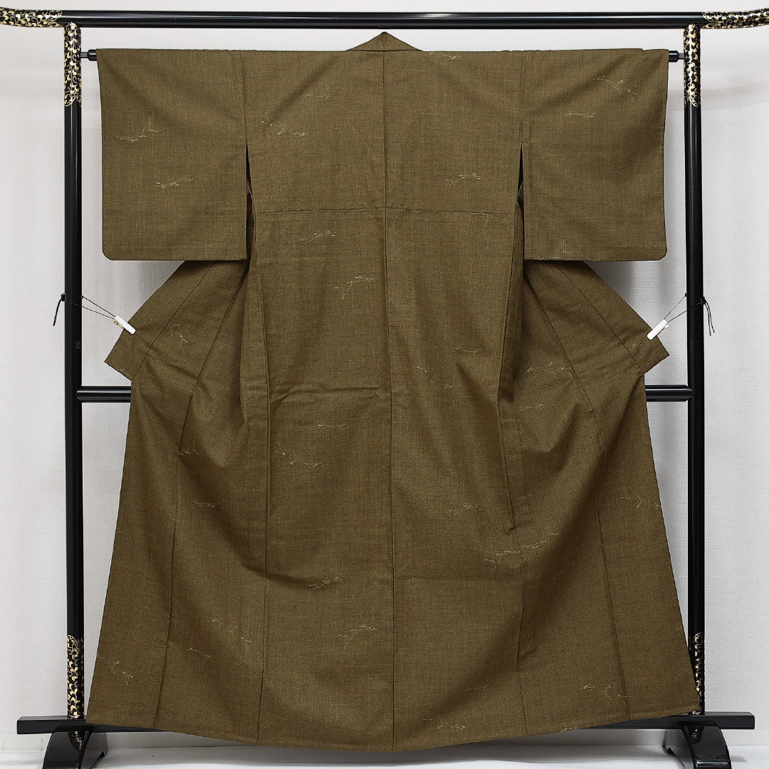洗える着物 ウールの紬 単衣 身丈162cm 裄丈64cm ウール Sランク カジュアル バチ衿 Lサイズ 肩当て 植物柄 緑系 RP 1223-14593