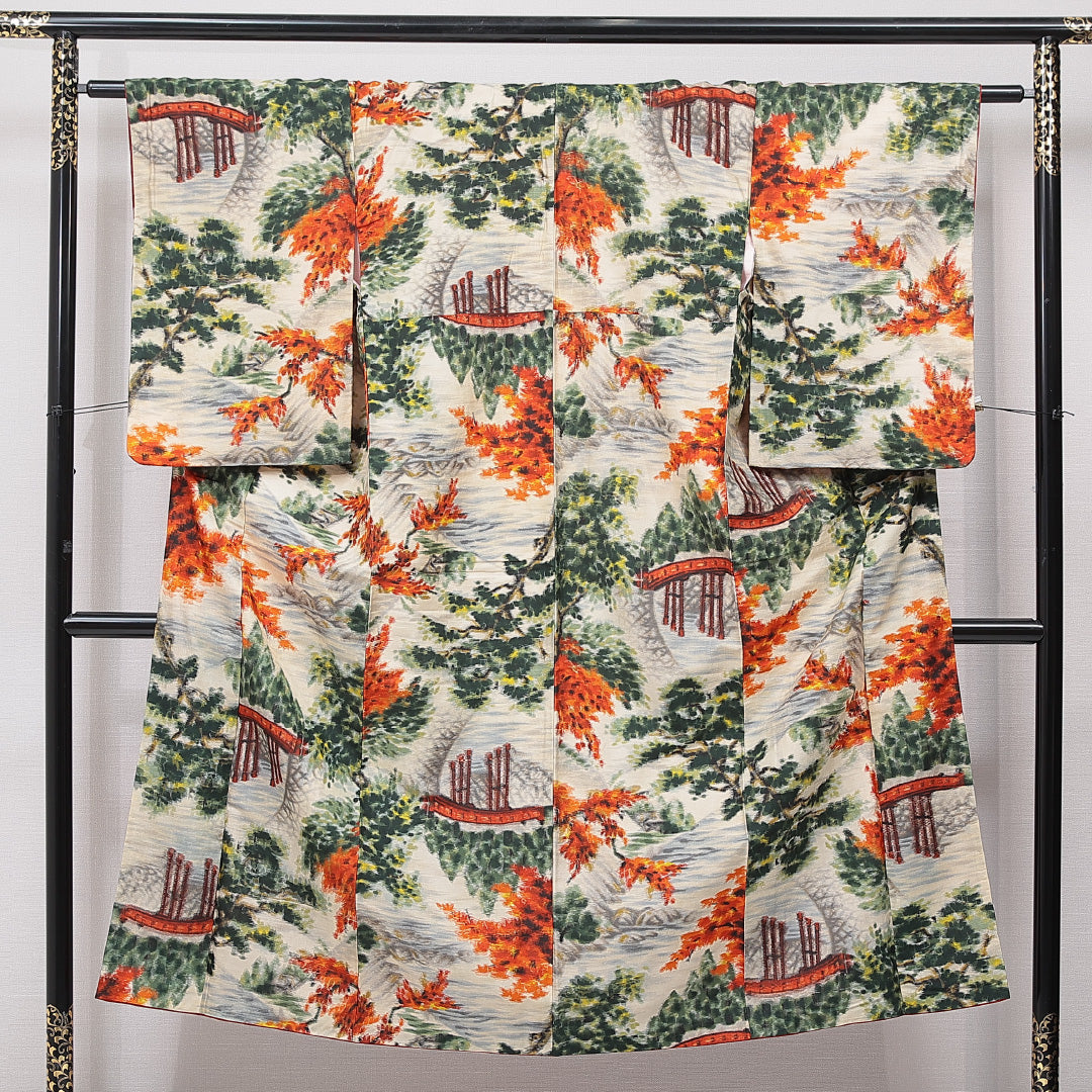 アンティーク 紬（銘仙） 袷 身丈144cm 裄丈61cm 正絹 Aランク XSサイズ バチ衿 橋 松 クリーム系 多色系 1216-15624