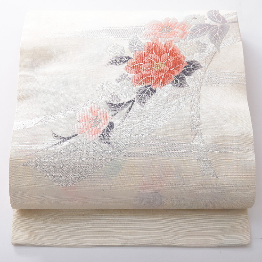 九寸名古屋帯 帯丈345cm セミフォーマル 名古屋仕立て ポイント柄 Cランク 正絹 椿 クリーム系 1224-03935