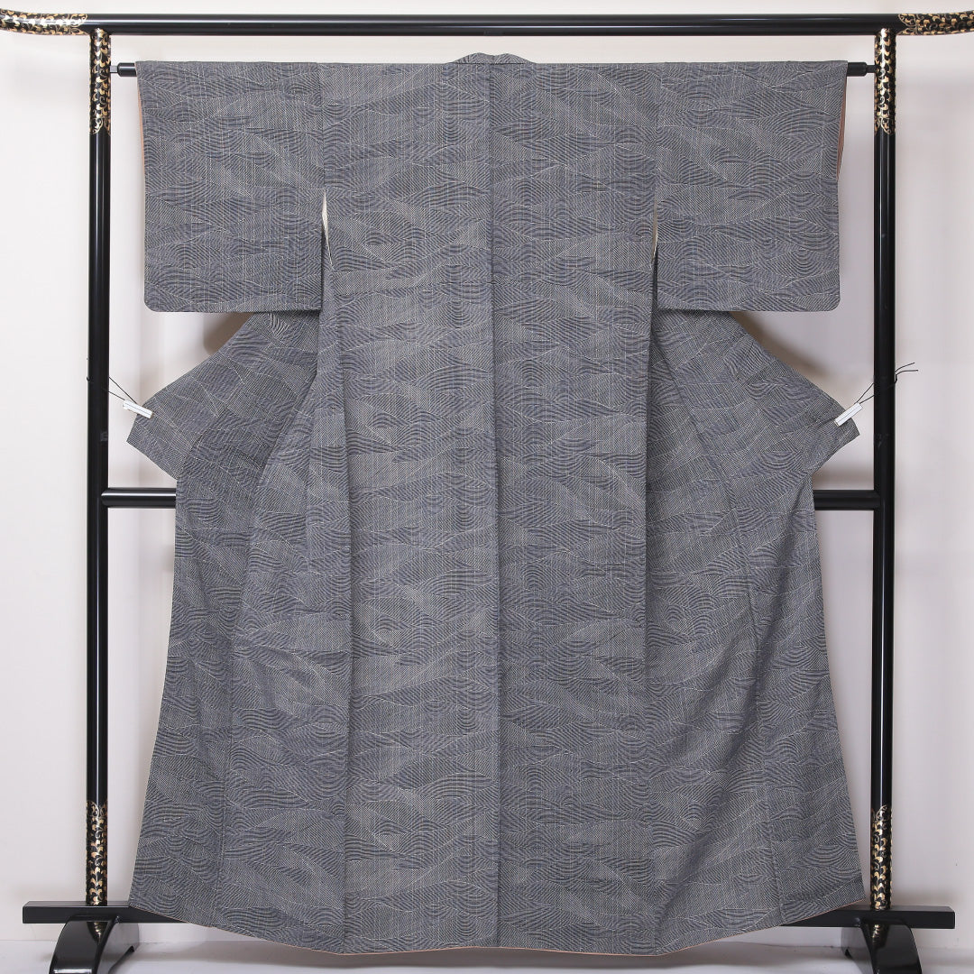 紬 袷 身丈161cm 裄63cm 正絹 波 漆糸 グレー系 Sランク 1216-01079